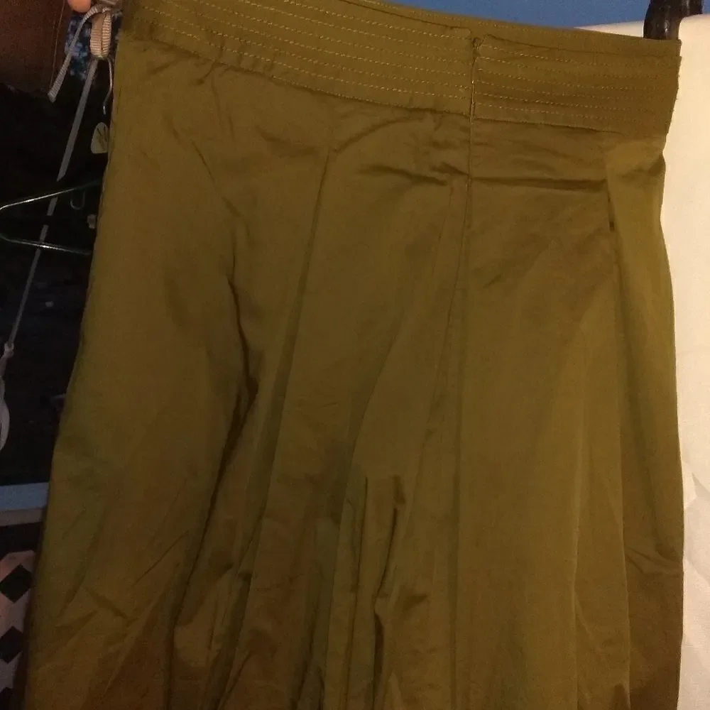 Ann Taylor olive back