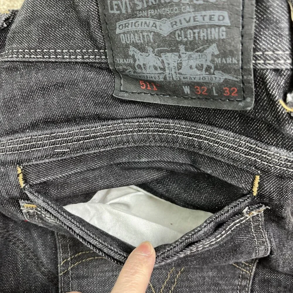 Levis this pair