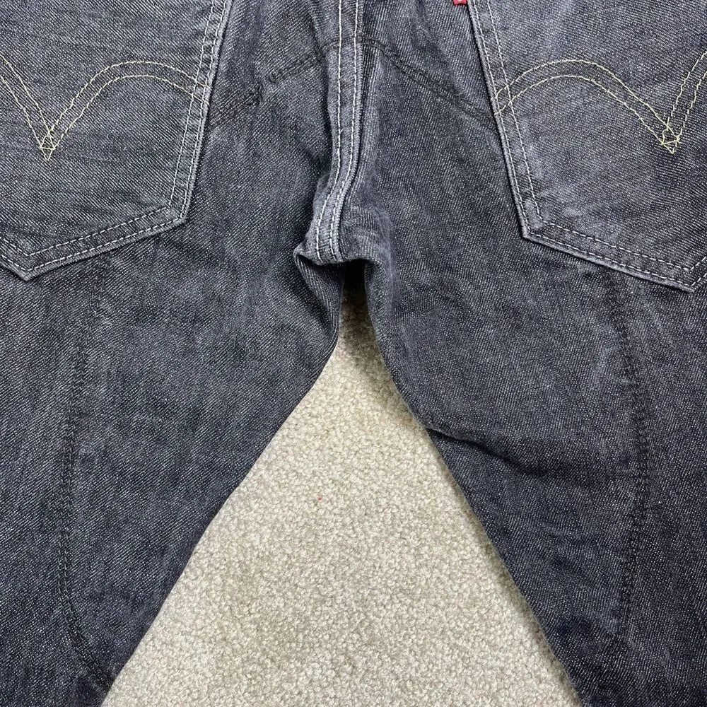 Levis this pair