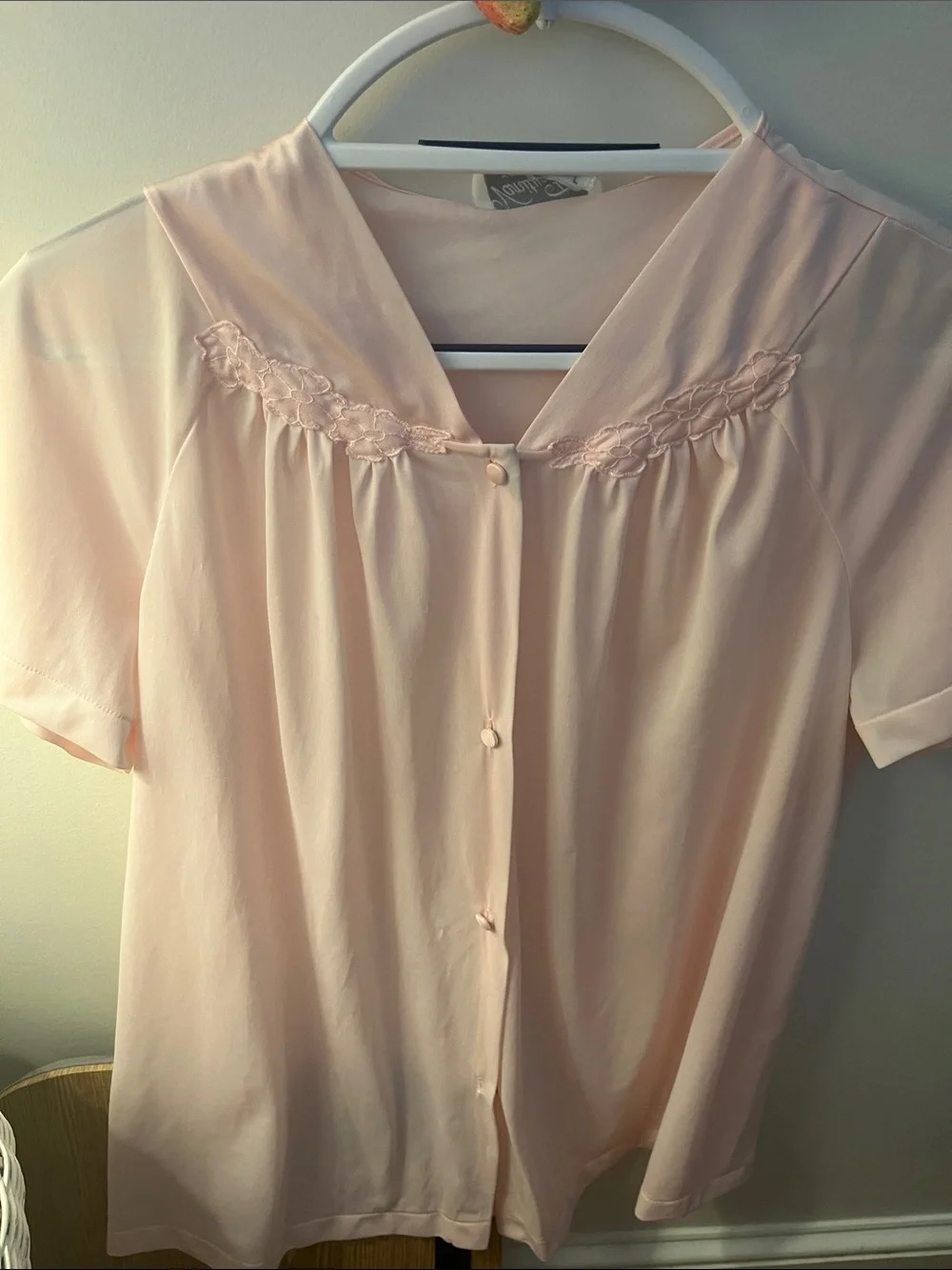 Vanity Fair Pale Pink Ladies Pajama top! Size Large