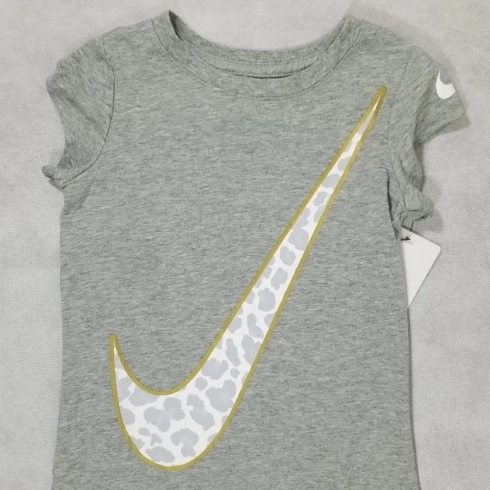 Nike Swoosh‎ Girls Size 4 T-Shirt Grey Tee with Animal Print Logo NWT