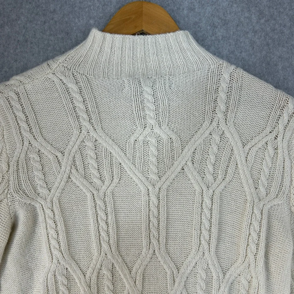 Banana Republic shipping layering design