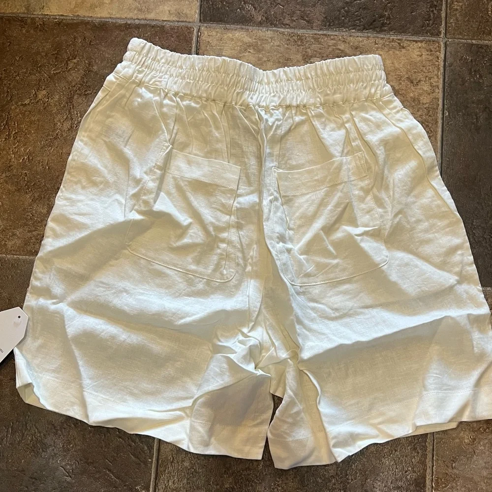 Universal Standard linen blend