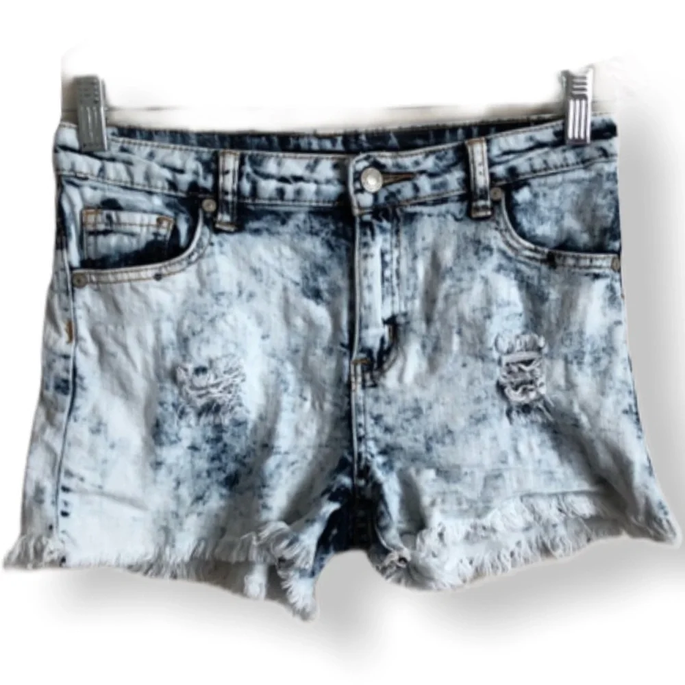 Gogo‎ Acid Washed Distressed Denim Shorts