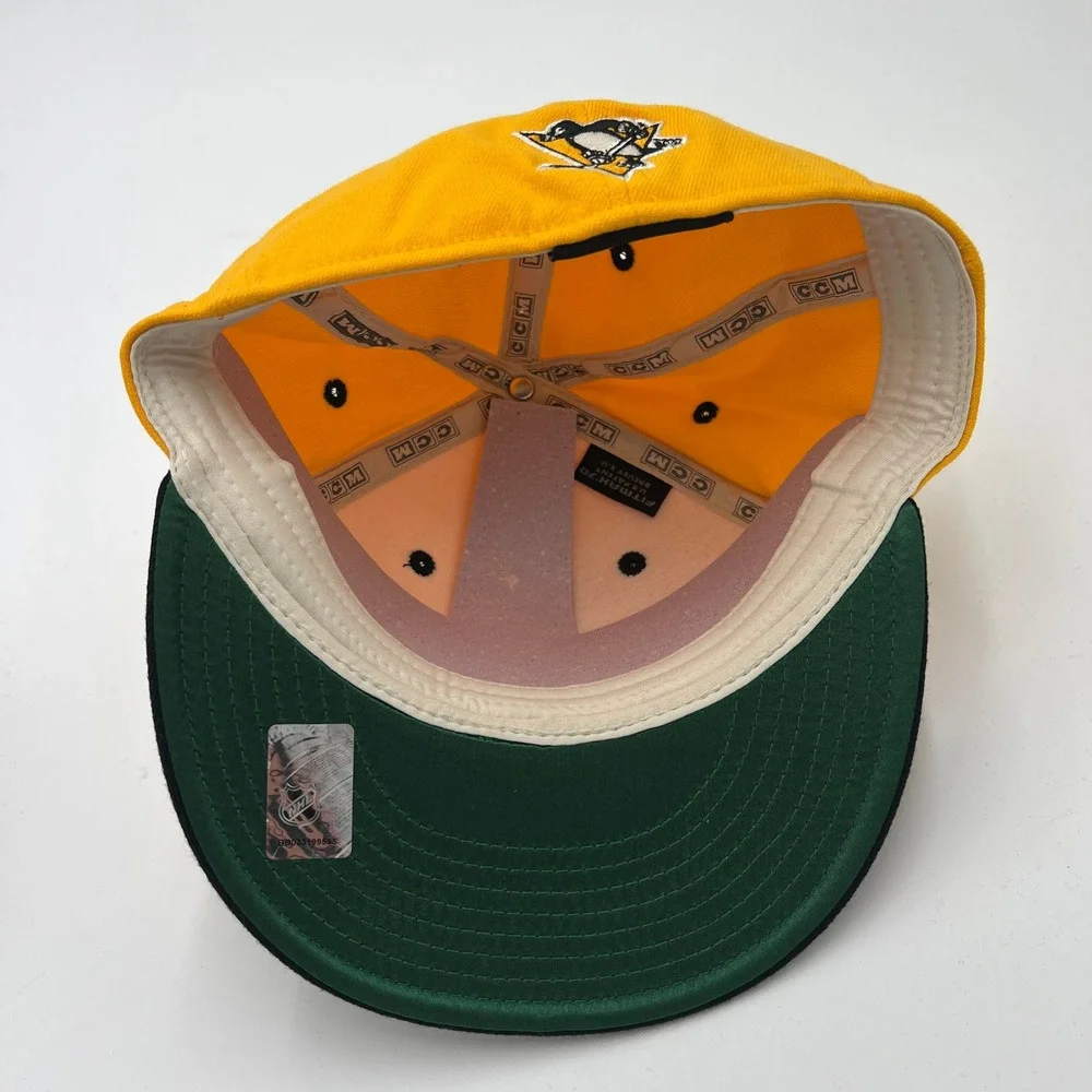 CCM Adidas Pittsburgh Penguins NHL Fitted Hat Yellow Black S/M Sample‎ New