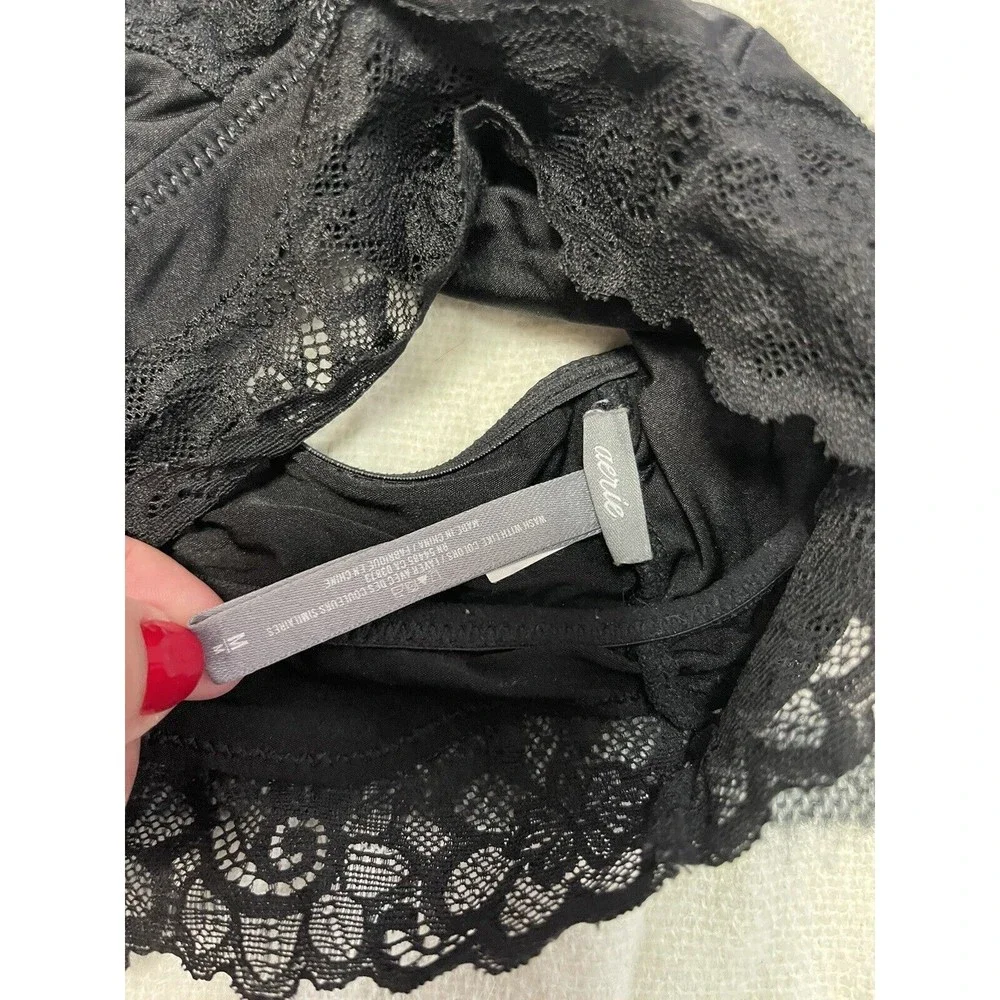 Aerie Black Lace Trim Bralette‎ Racerback Crop Top Women's Size M
