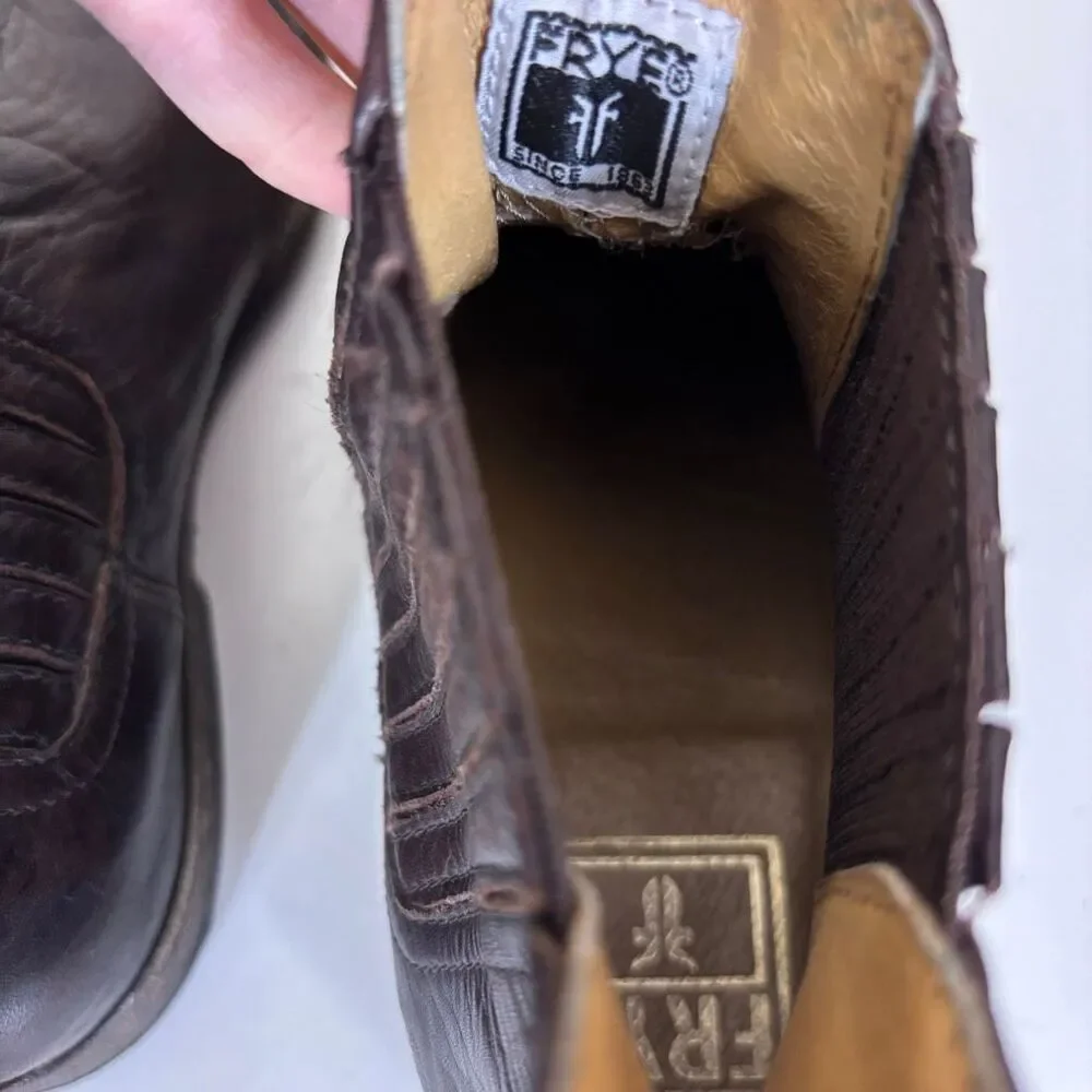 Frye leather pull