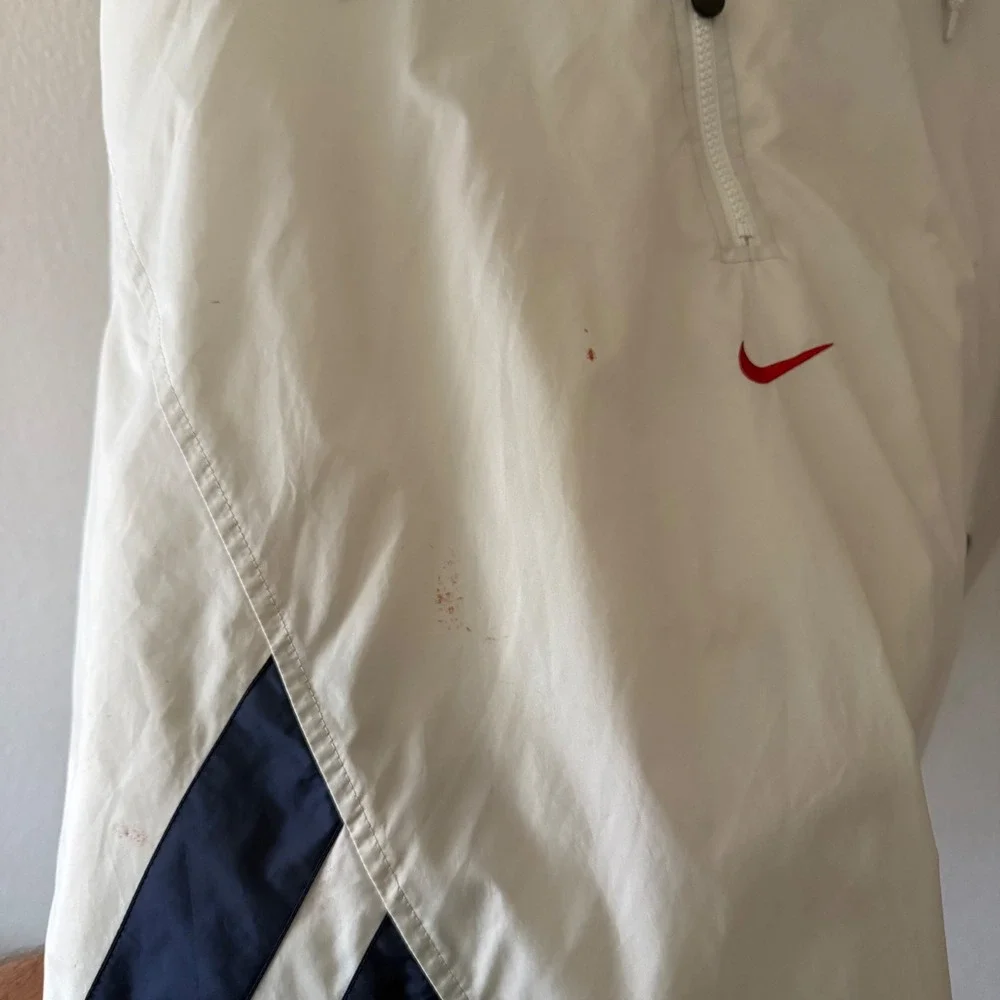Nike vintage windbreaker