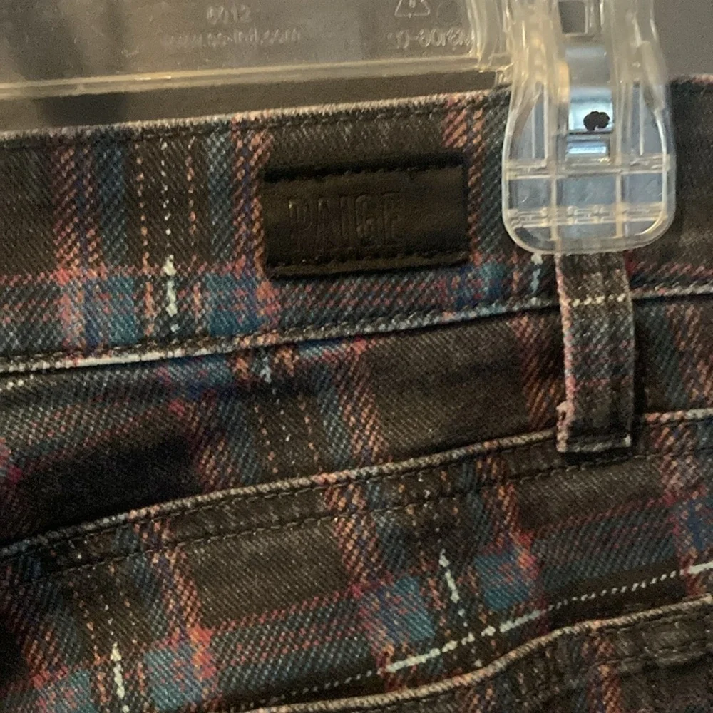 PAIGE size 25