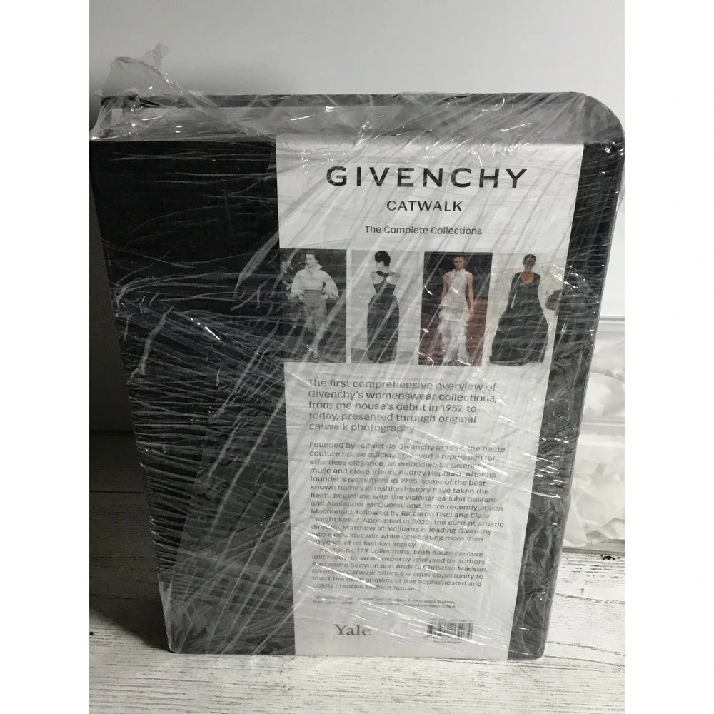 Givenchy stunning coffee