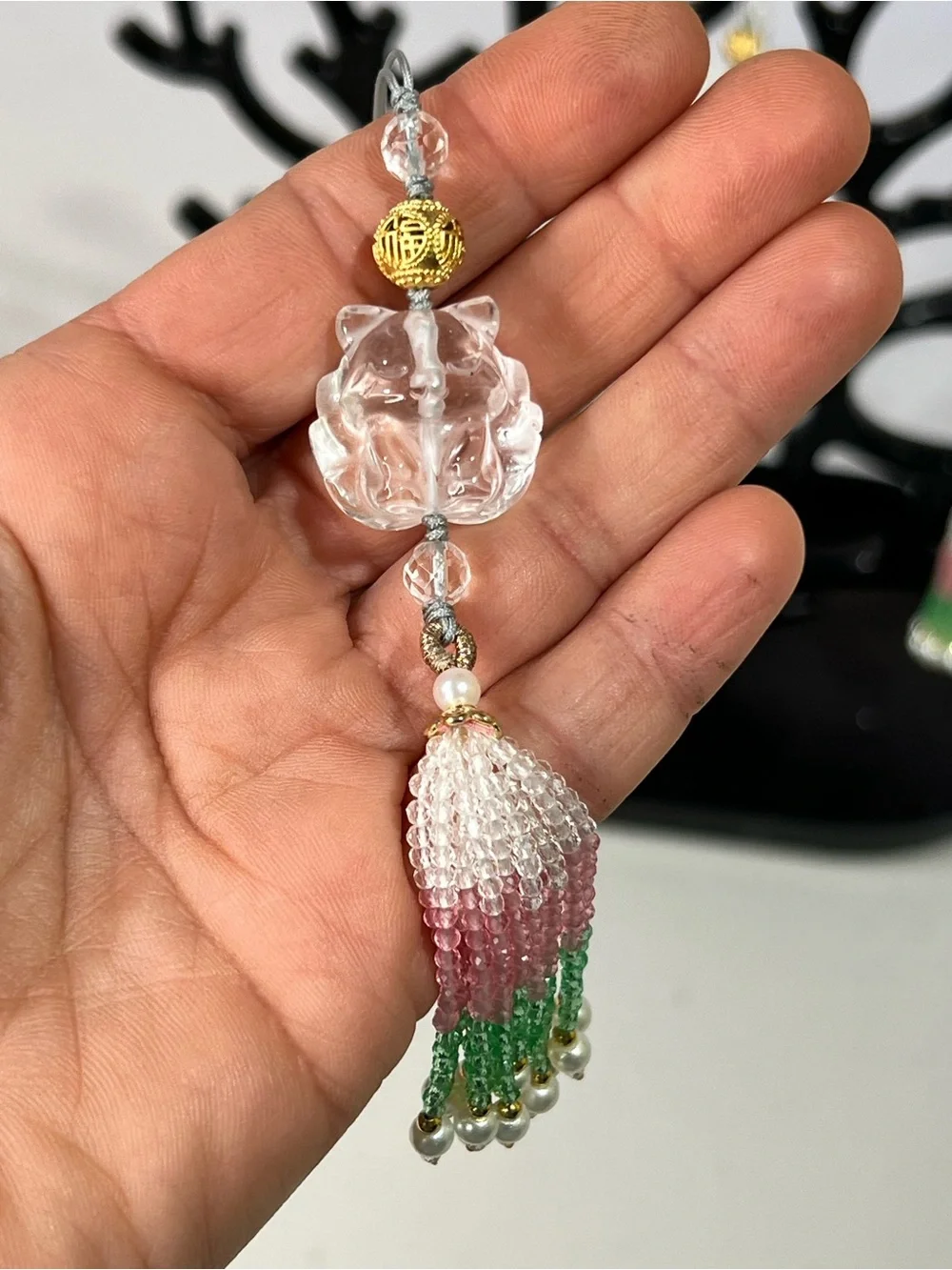 N/A look accents bead