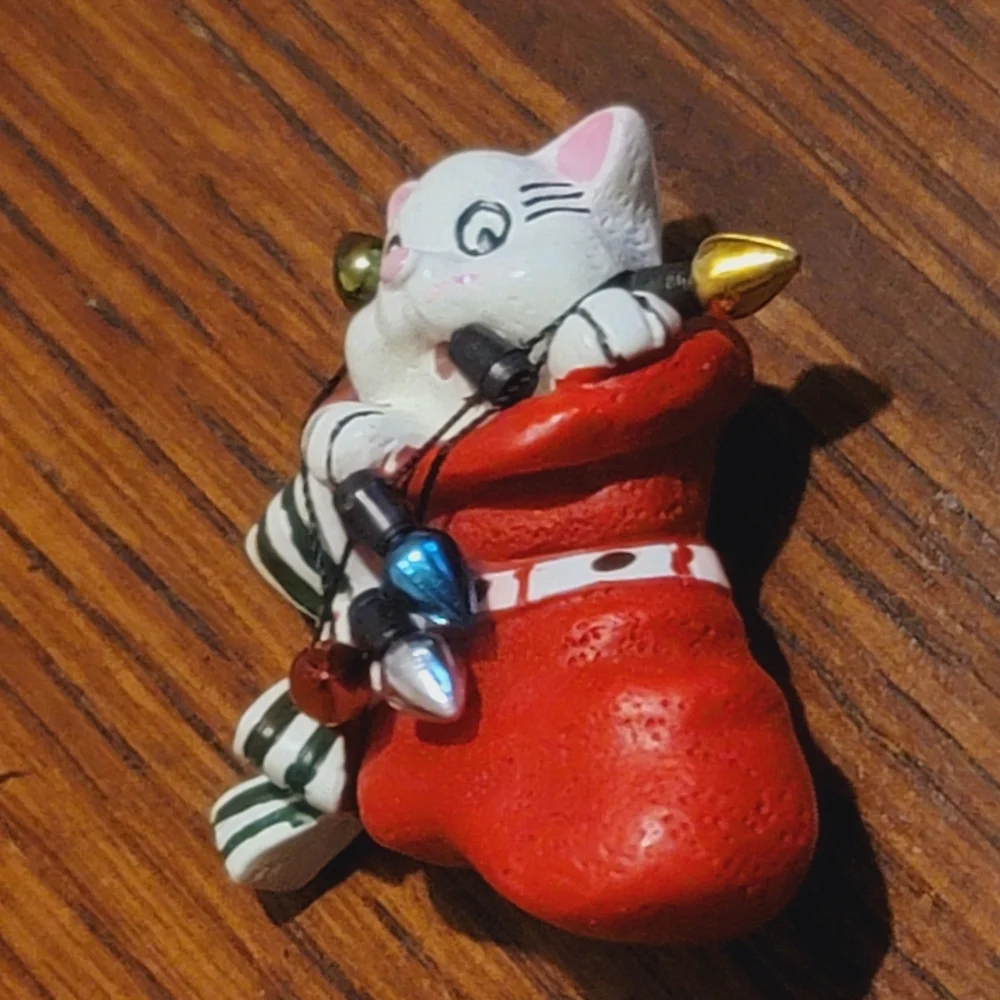 N/A christmas kitten