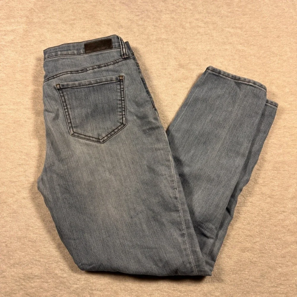DKNY Jeans Bleecker Boyfriend Light Wash Denim Jeans Size 8‎