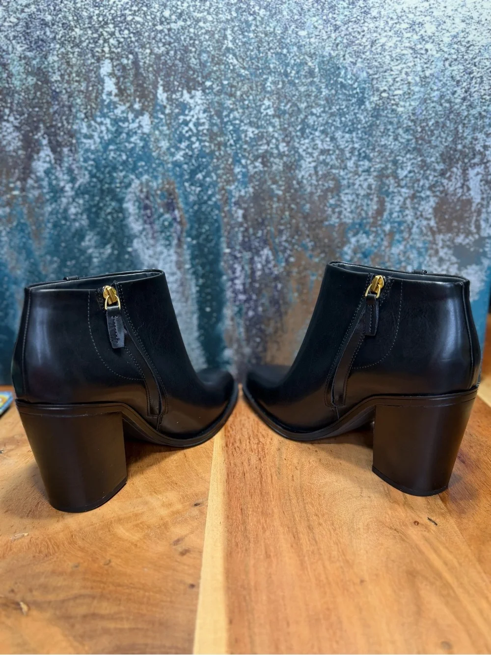 Franco Sarto attached leather make