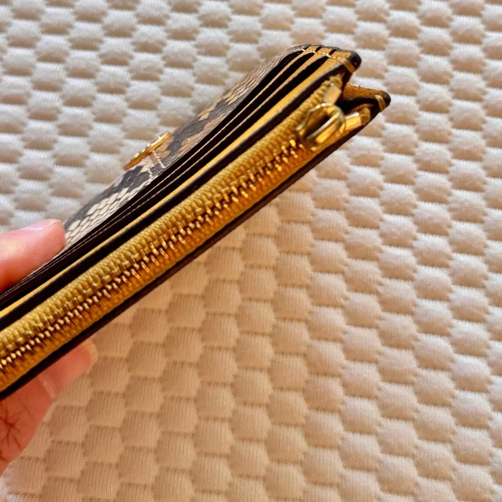 Tory Burch elegant card