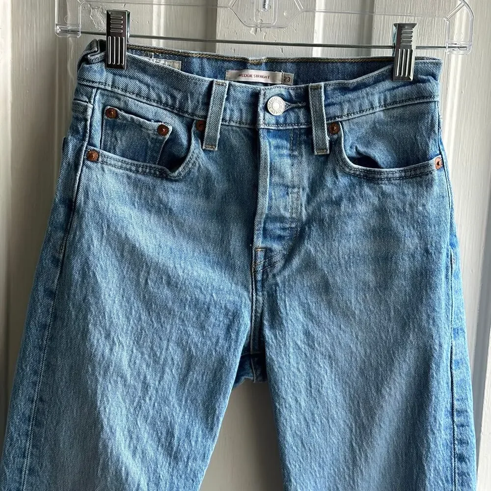 Levis levi wedgie