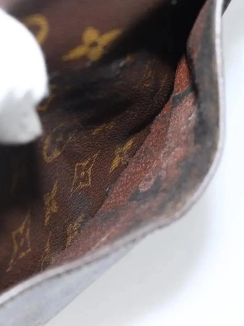 Louis Vuitton brand	louis vuitton
