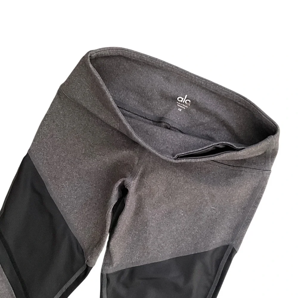 Alo Yoga Sheila‎ Alosoft Colorblock Leggings Gray Black Coral XS Athletic Gym