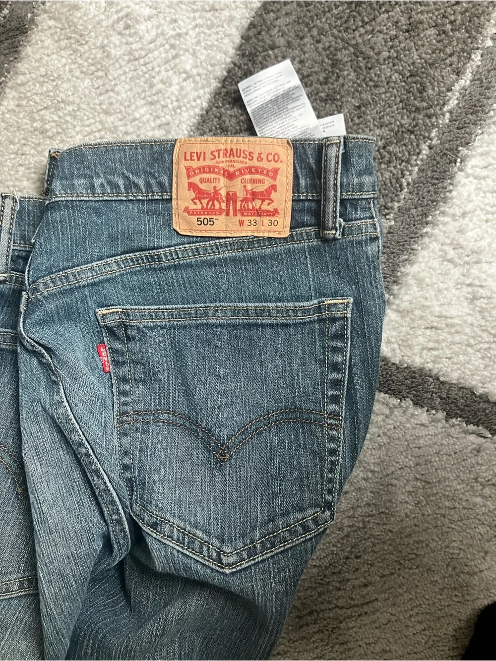 Levis straight leg