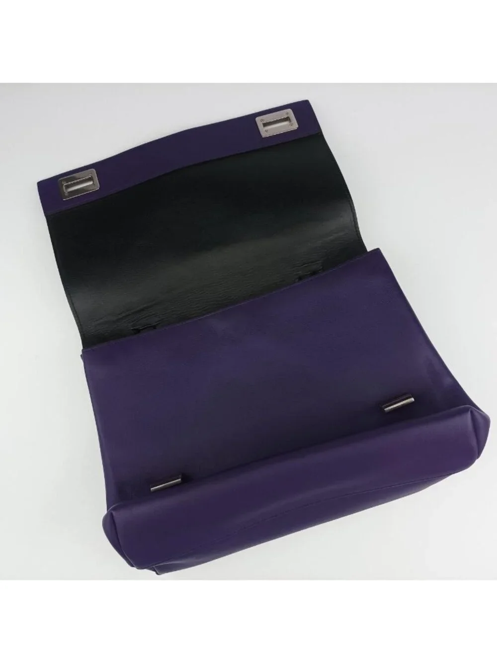 Prada use edge