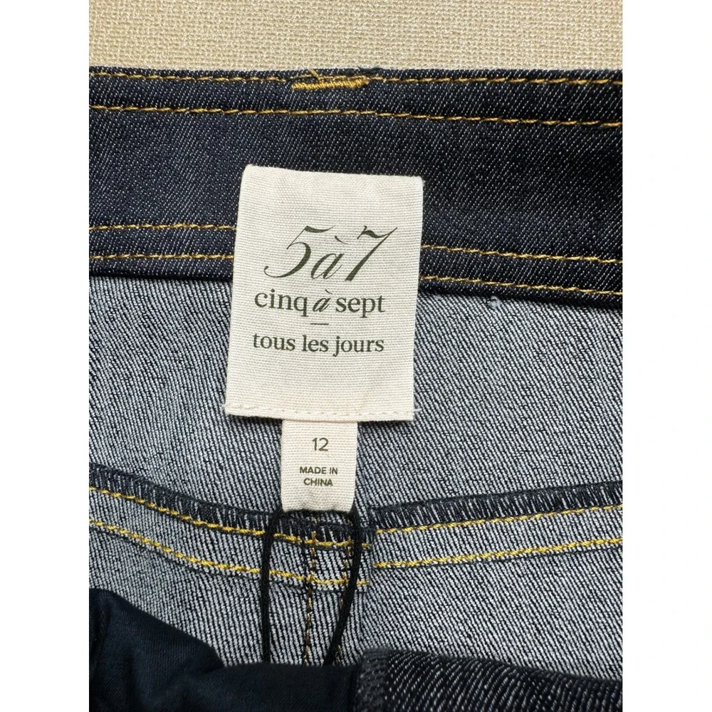 Cinq à Sept front subtle includes