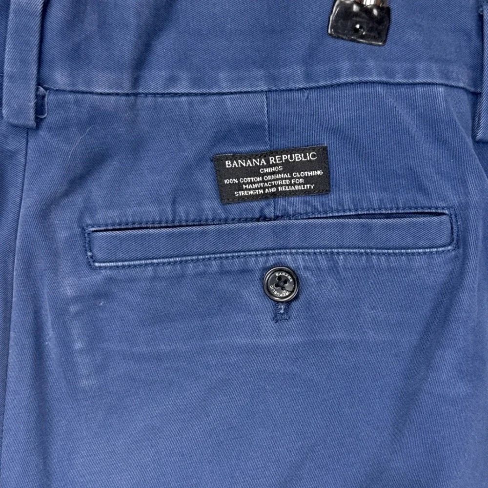 Banana Republic chino school