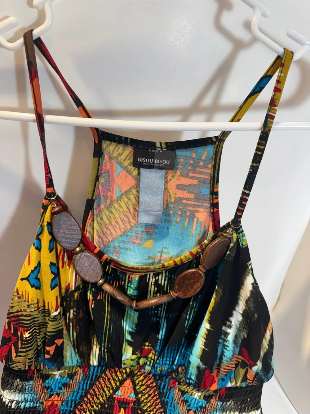 Bisou Bisou vibrant tribal