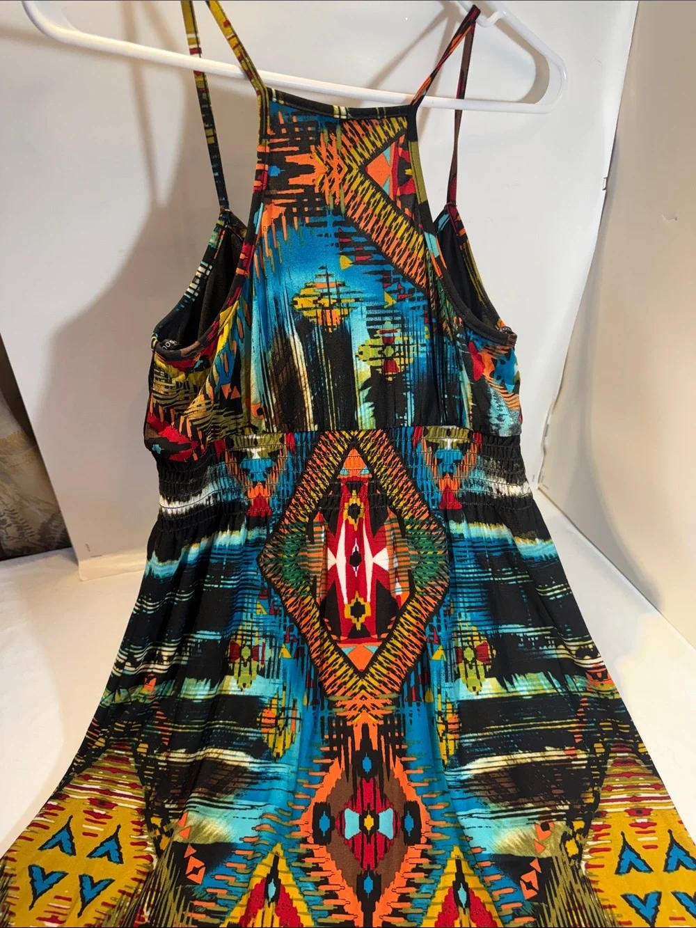 Bisou Bisou vibrant tribal