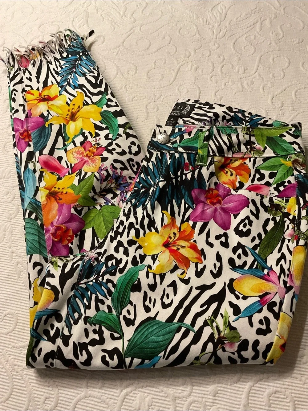 A.Z.I vibrant leg