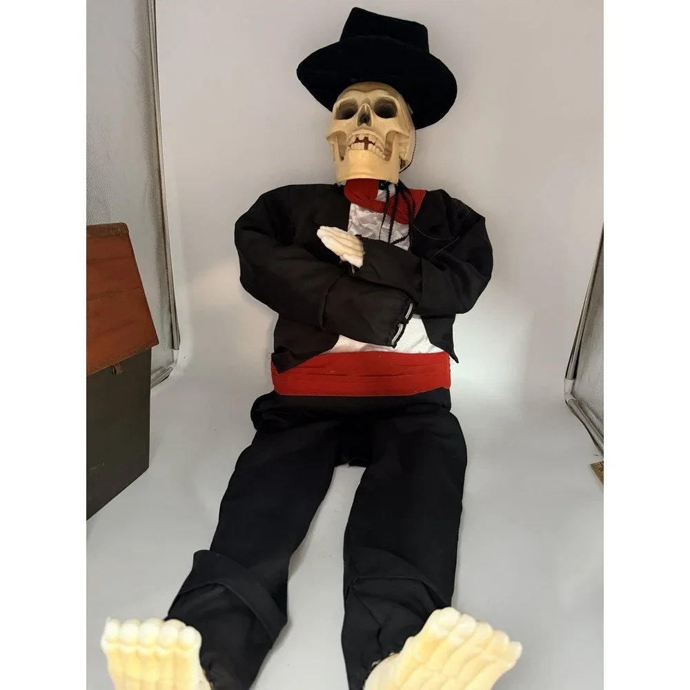 Vintage Halloween Gemmy Talking Skeleton Groom 3.5