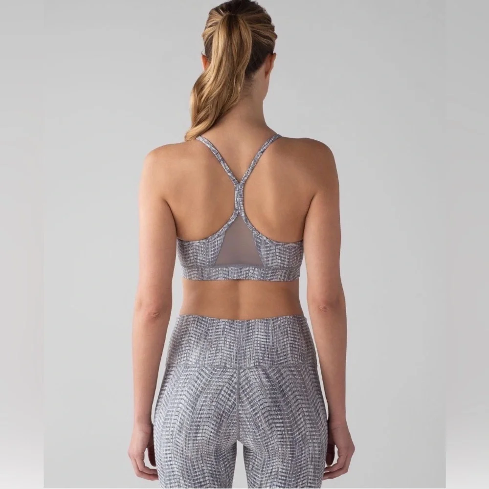 Lululemon Flow Y Bra IV *Luon in Arrow Jacquard Battleship Silver - Size 12