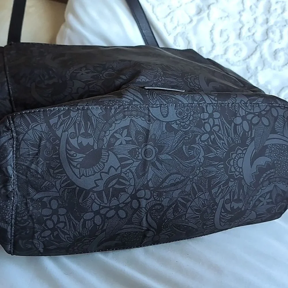 Sakroots spacious tote