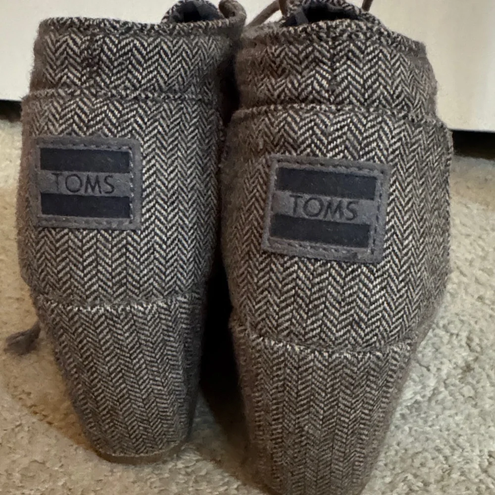 Toms sophisticated herringbone