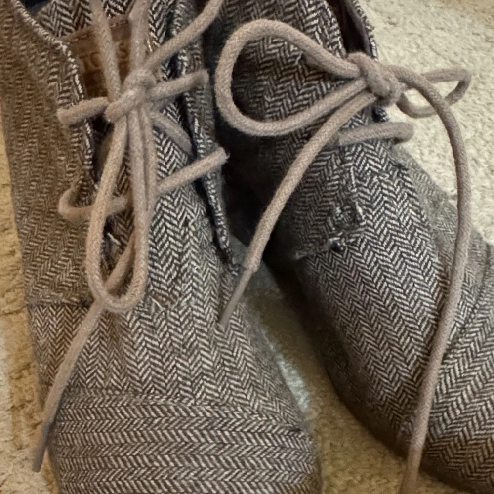 Toms sophisticated herringbone