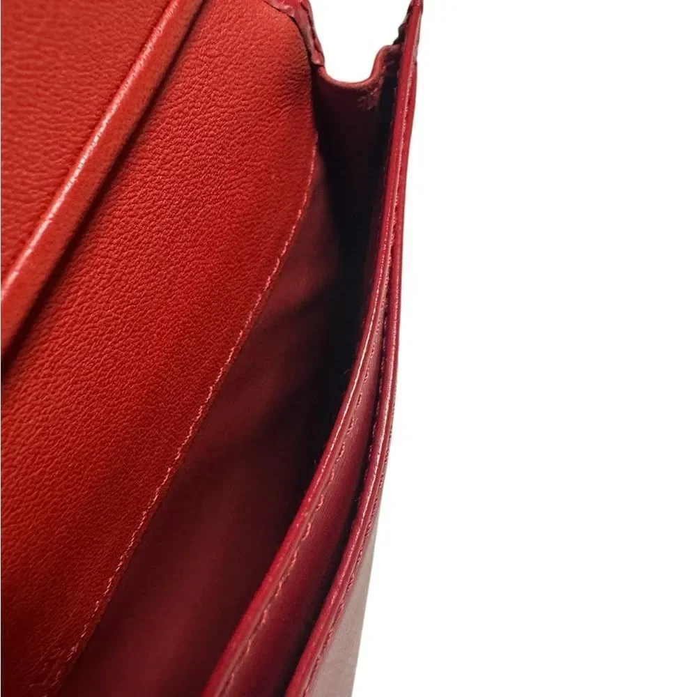 Loewe auth red