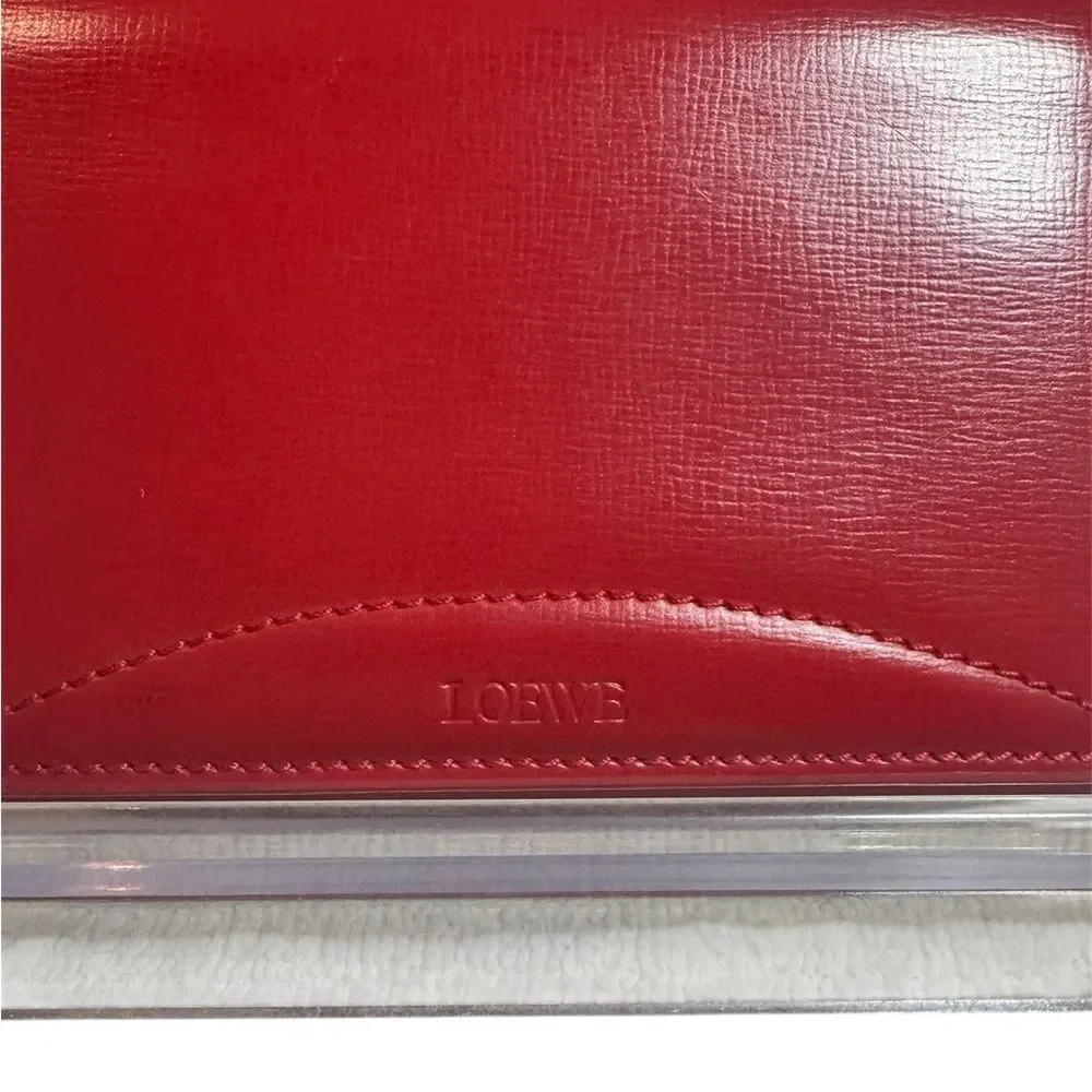 Loewe auth red