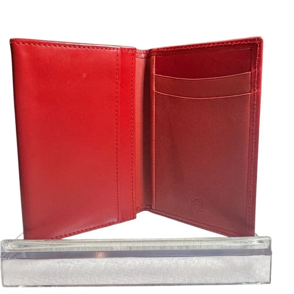 Loewe auth red