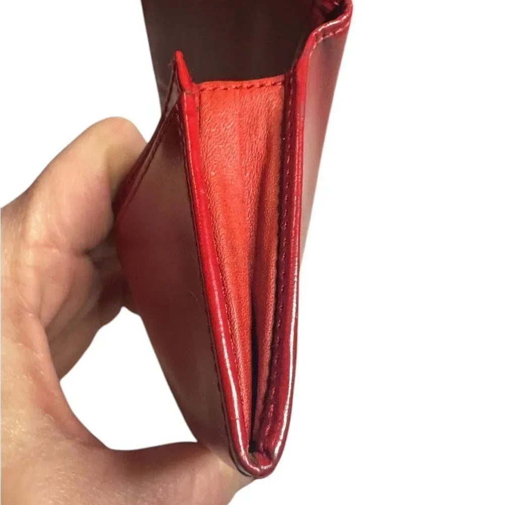 Loewe auth red