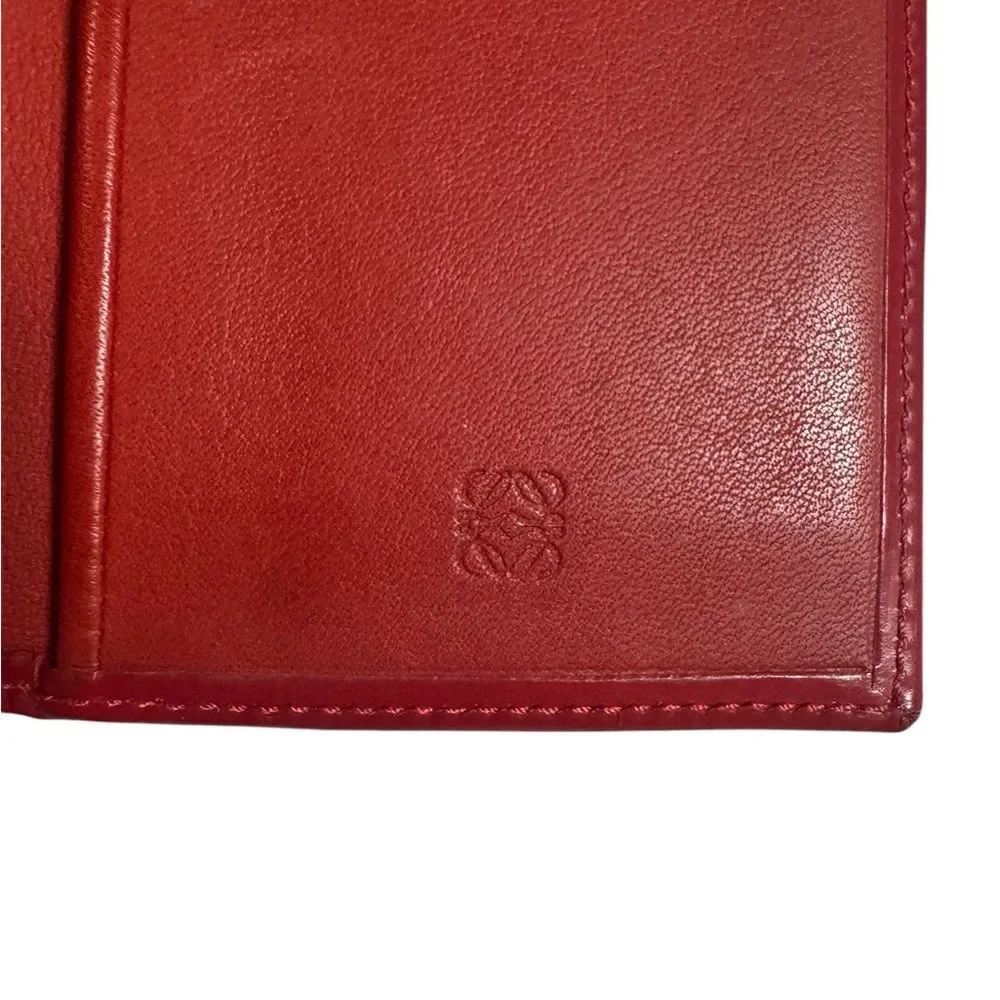 Loewe auth red