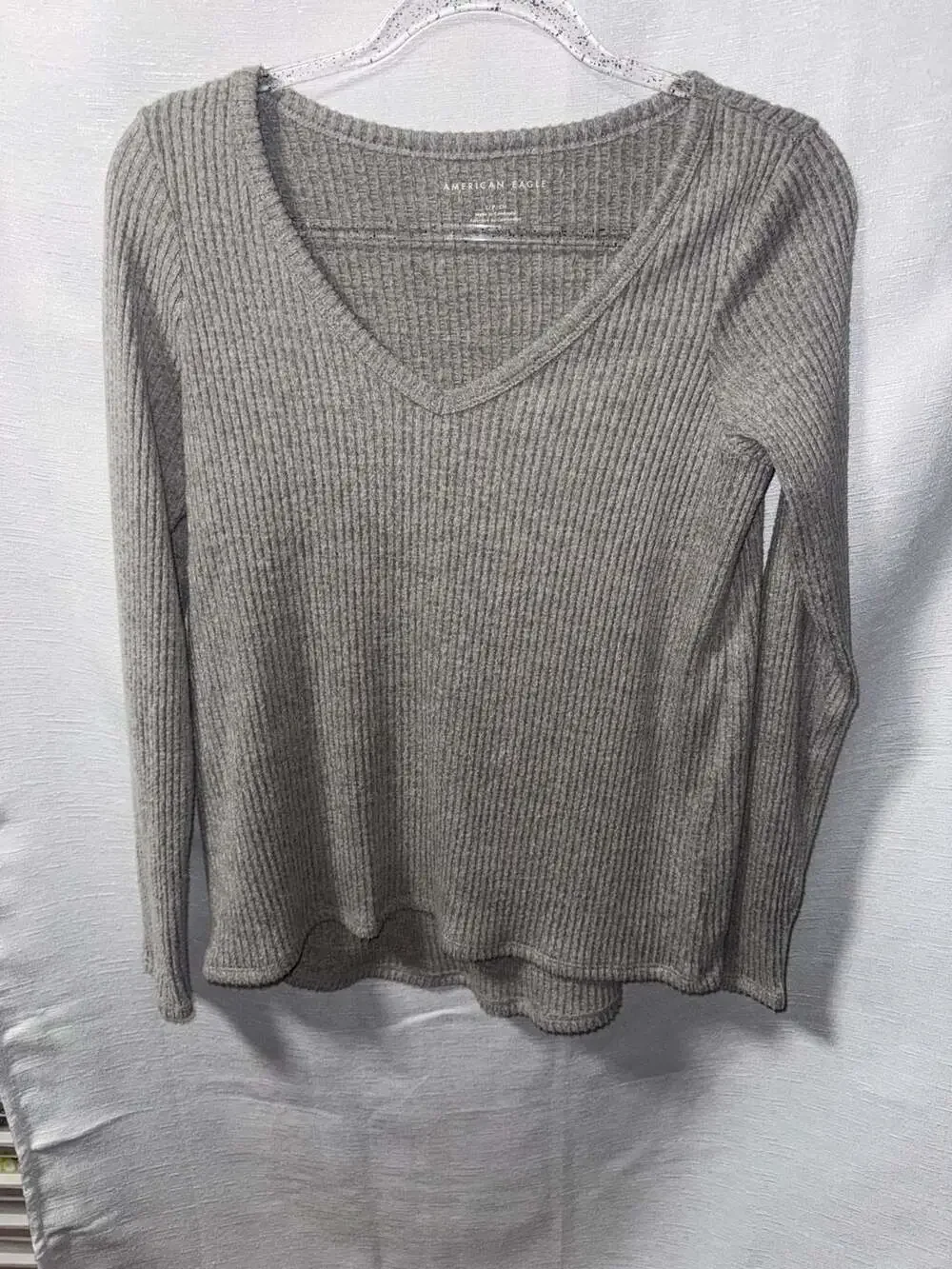 American Eagle Ribbed V-Neck Long Sleeve Pullover Sweater