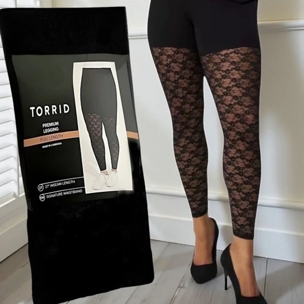 TORRID Lace Leggings w/Attached Black Shorts NWT‎ Size 2X