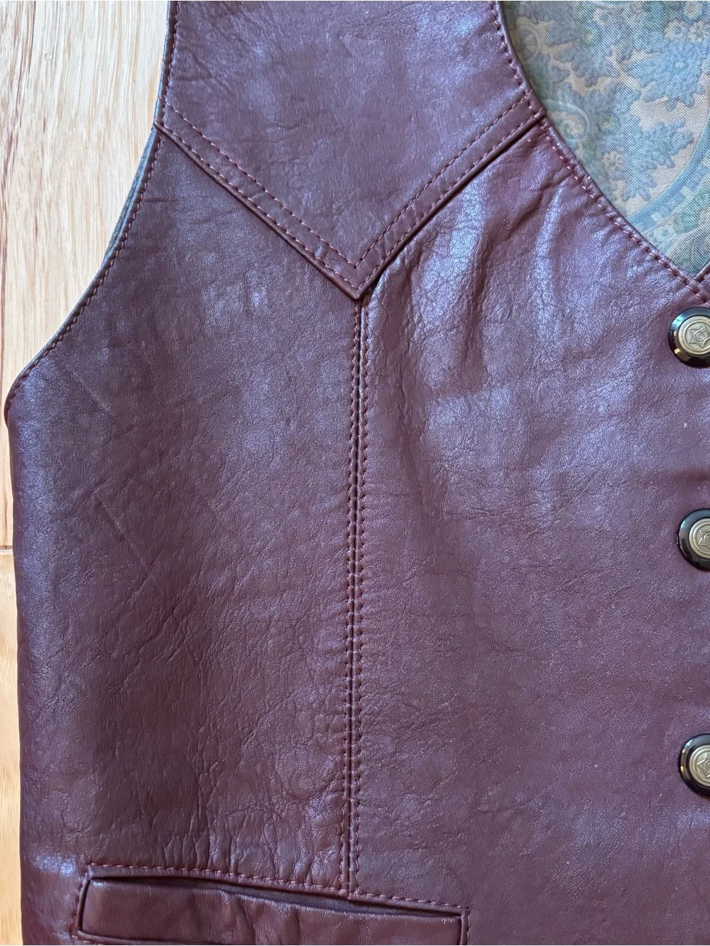 Vintage leather snap