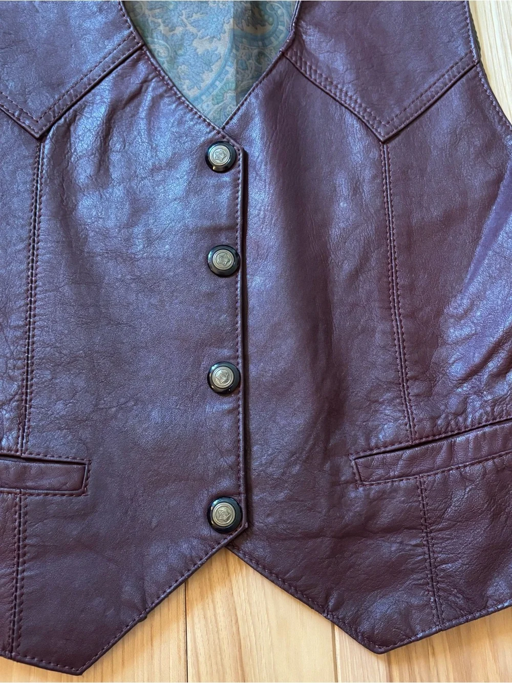Vintage leather snap