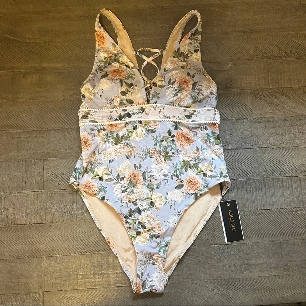 Aqua Blu peach moderate silhouette