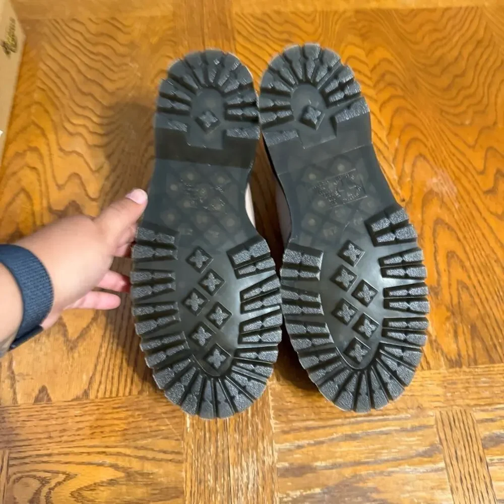 Dr. Martens nwb however
