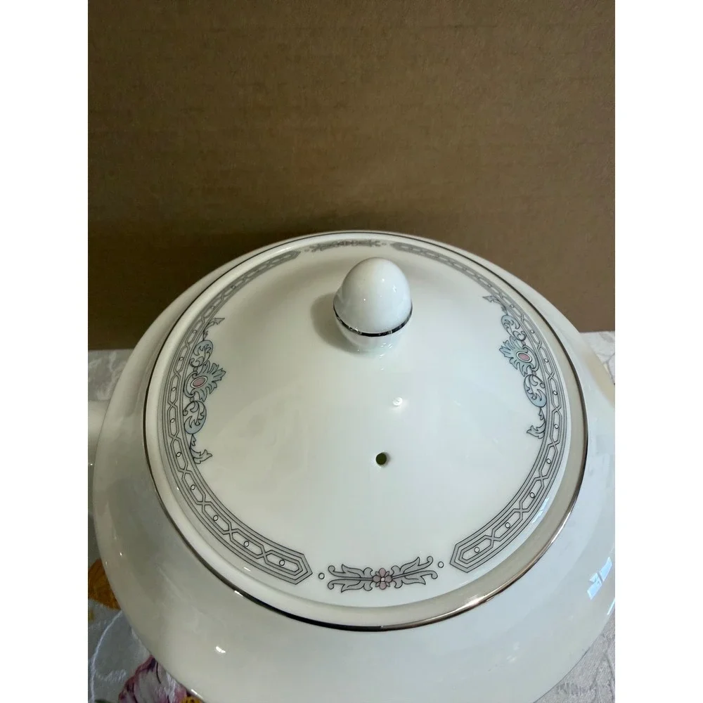 Wedgwood kingsgate bone