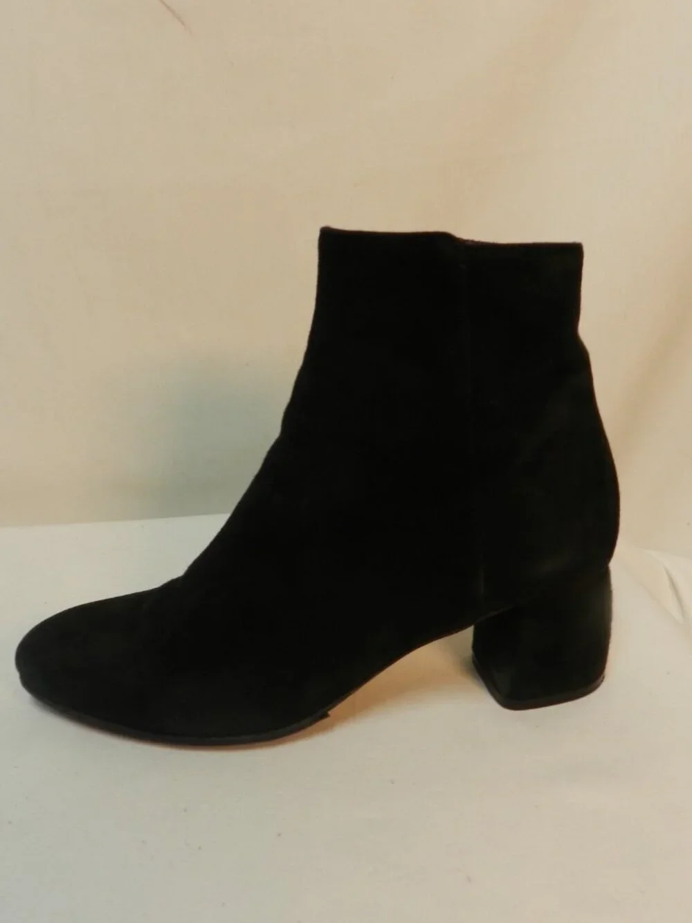 AGL Suede Size 37.5 US 7.5 black ankle zip pumps heels Attilio Giusti Italy