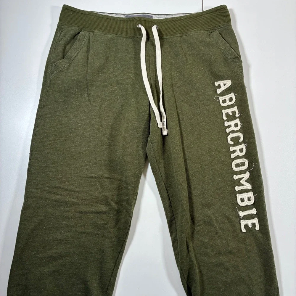 Abercrombie & Fitch this collegiate