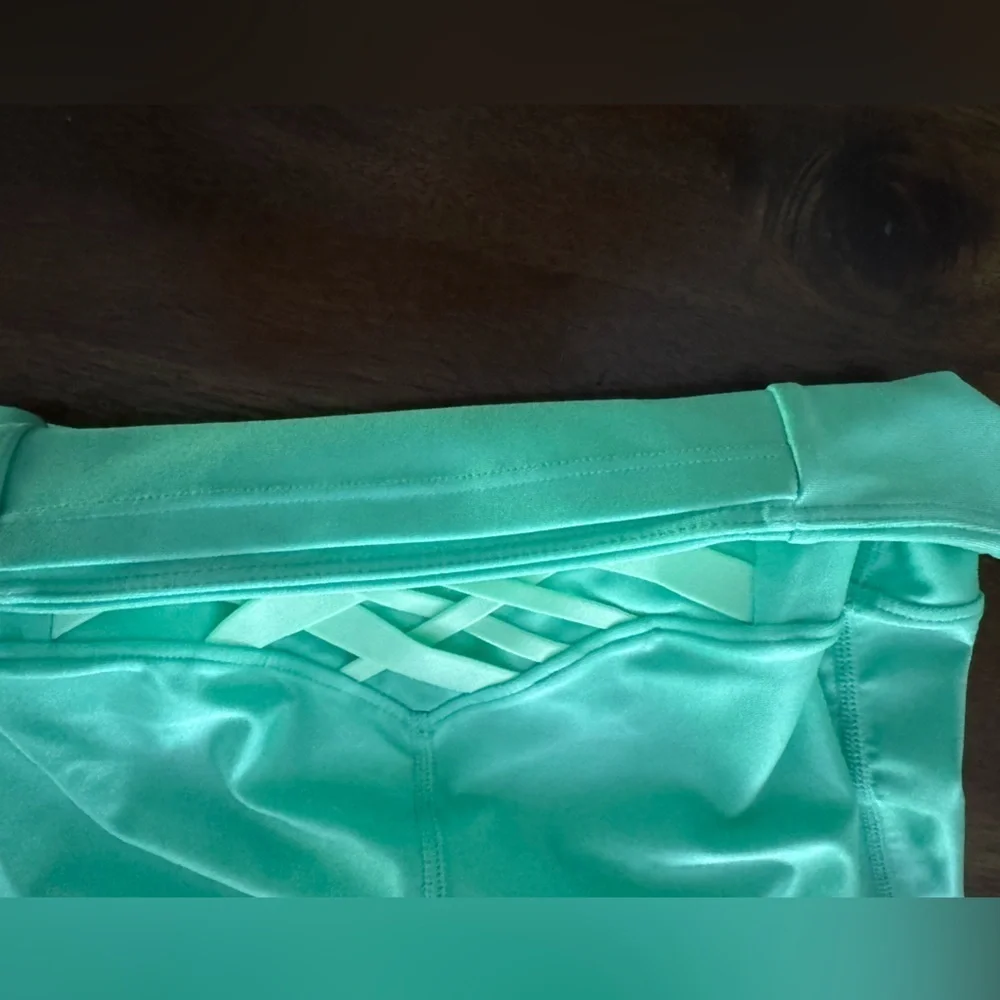 Fabletics offer material ultimate