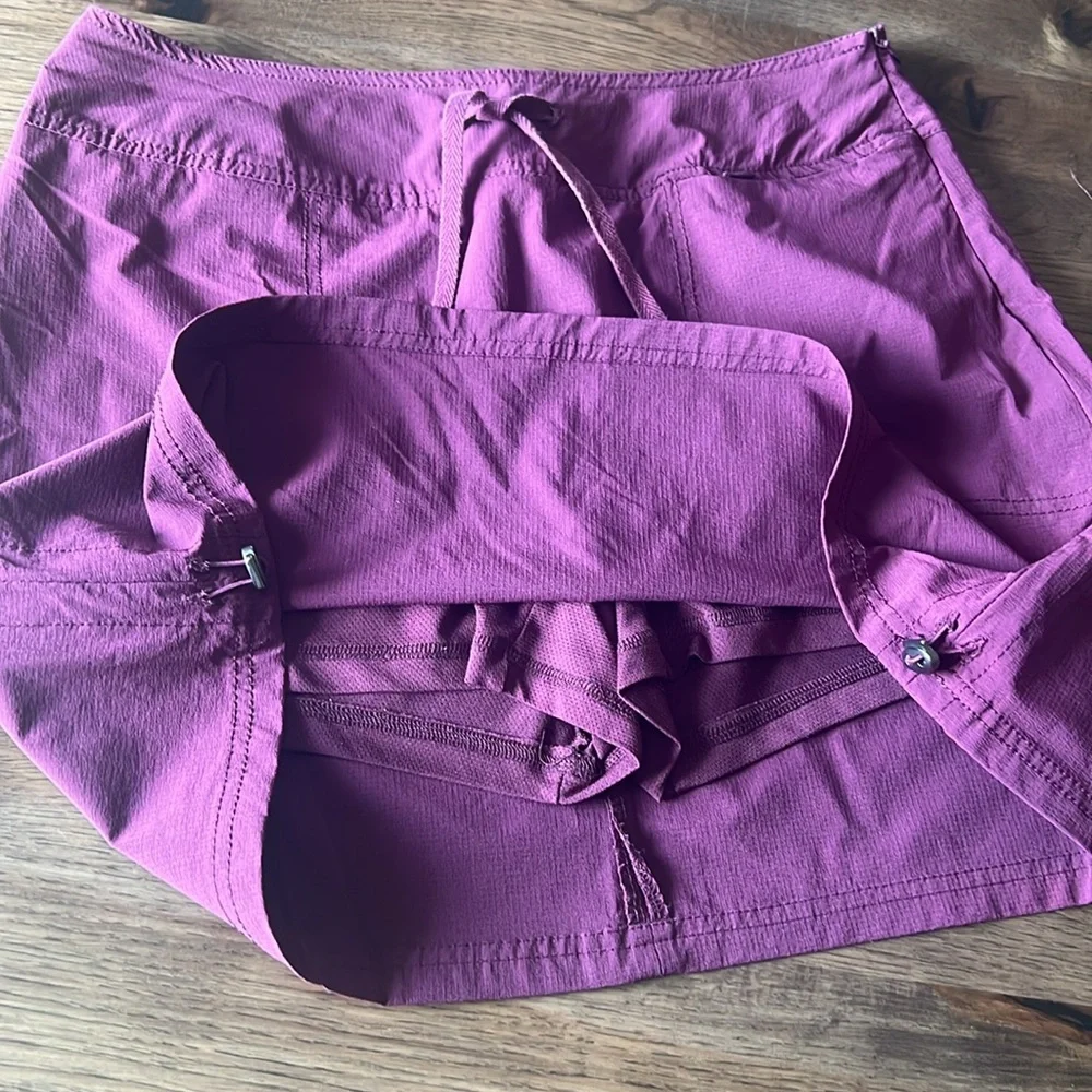 Green Tea Ladies Lightweight Skorts Size Large.